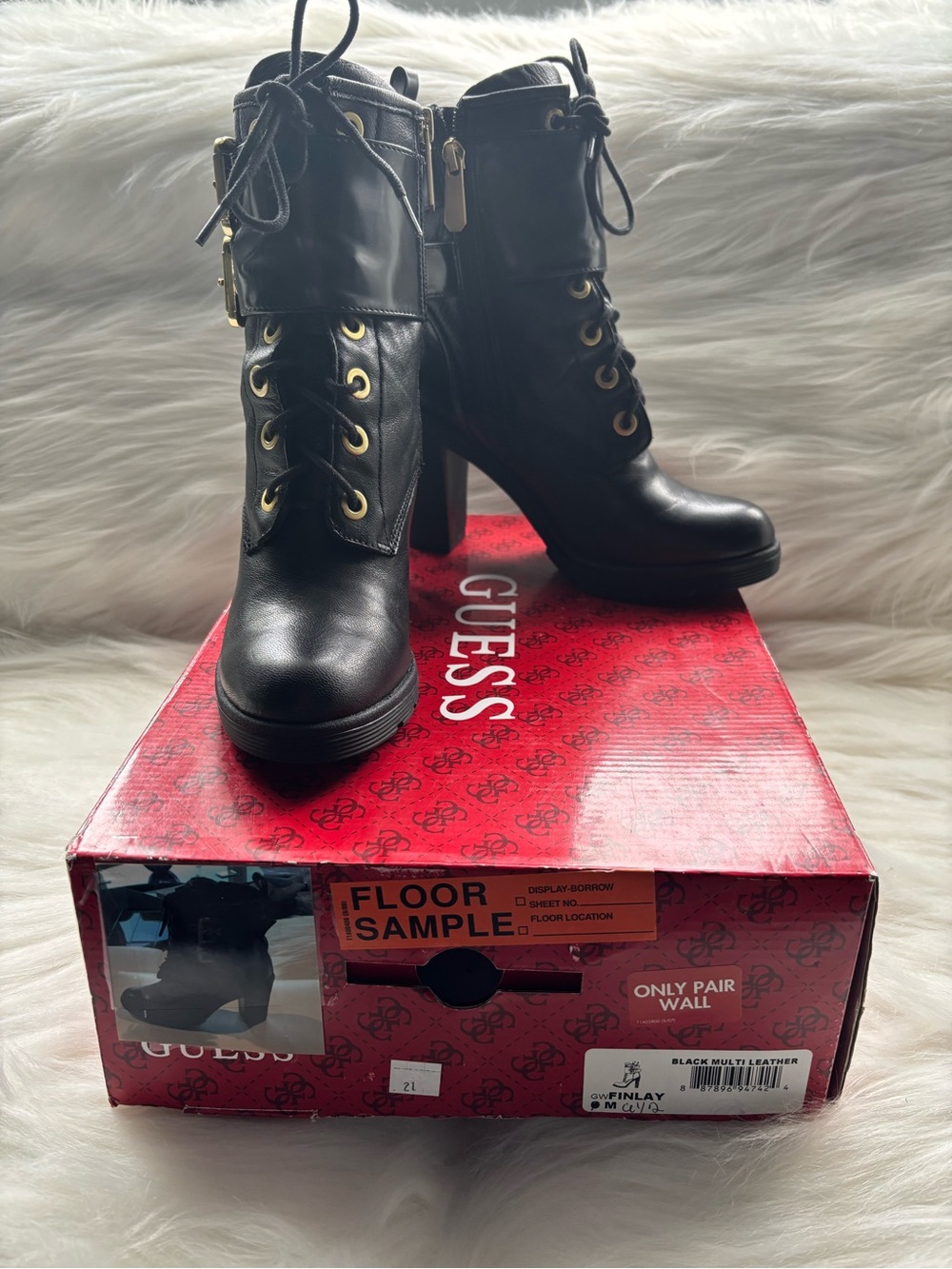 GUESS FINLAY HIGH HEELED COMBAT & MOT0 STYLE BOOTIES. SIZE 6 1/2 NWT $80.